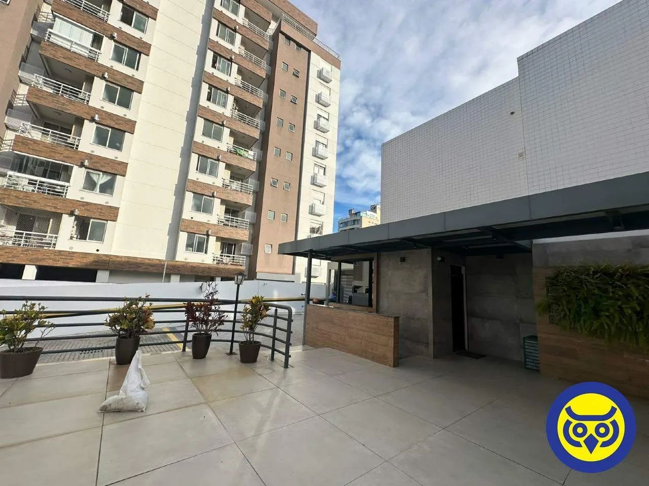Apartamento para locação na Trindade  2 dormitórios, suíte, sacada com churrasqueira e 1 v - Foto 2