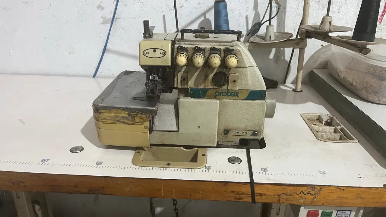 Máquina de costura  - Foto 2