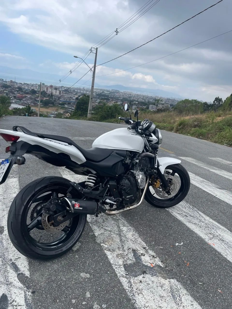 Hornet branca  - Foto 3