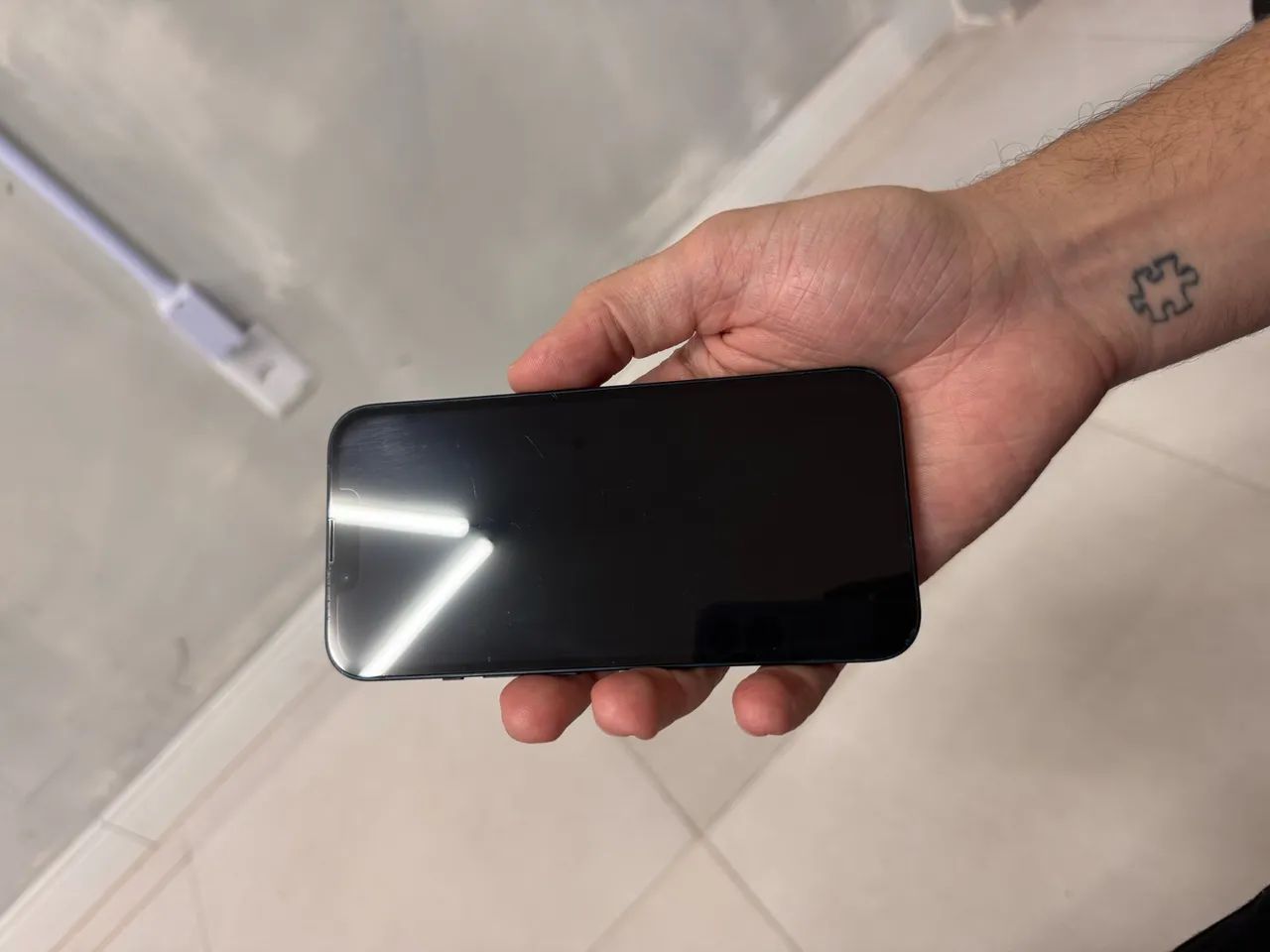 iPhone 13 128GB Midnight Seminovo Original  - Foto 3
