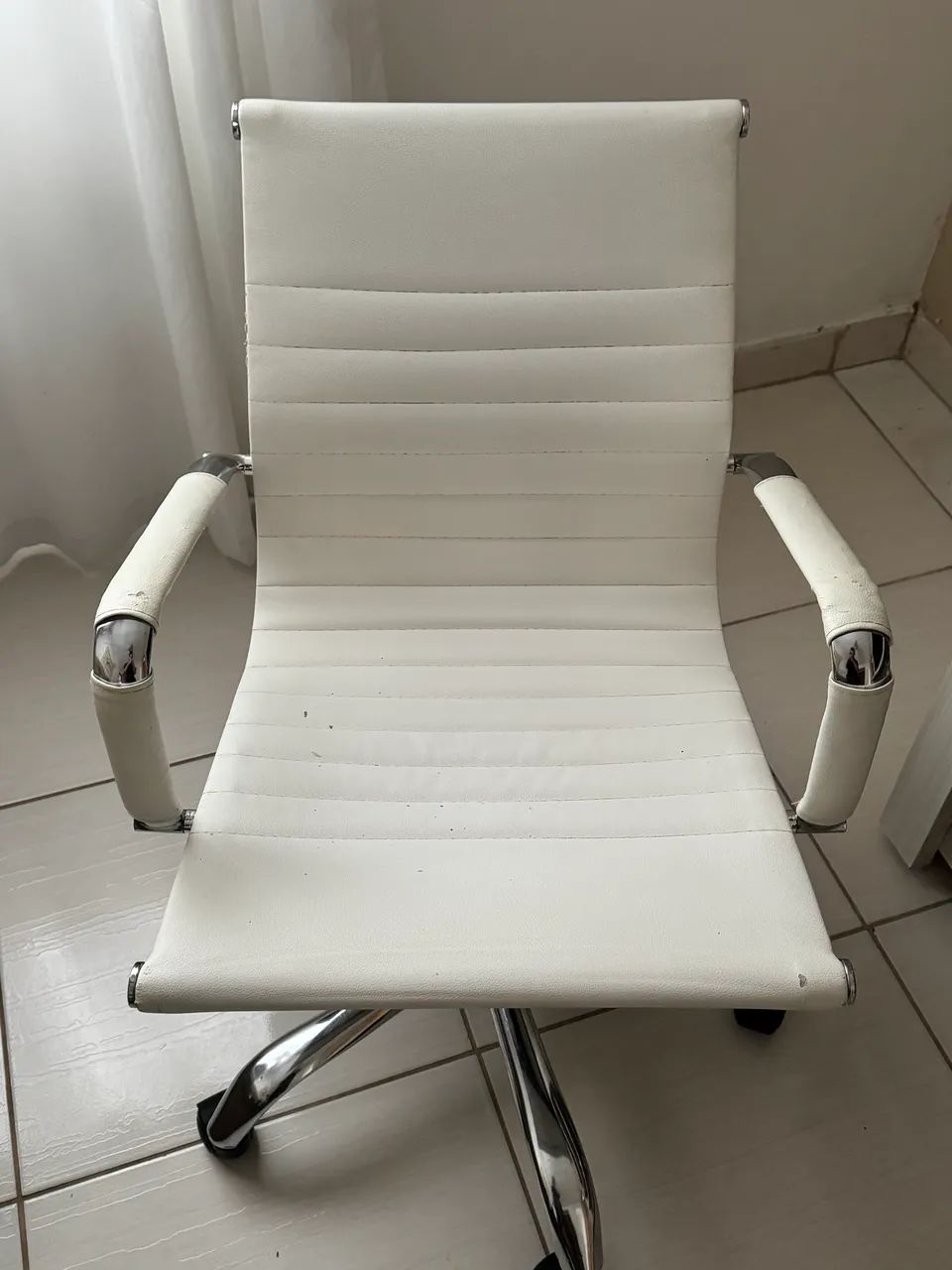 Cadeira escritório giratória 