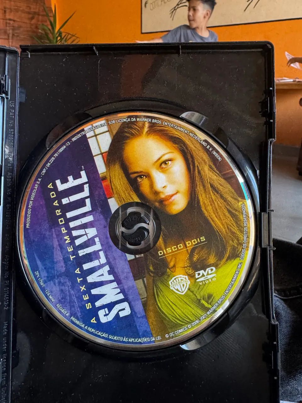 ? DVD Smallville - 6ª Temporada | Discos 5 e 6 - Foto 3