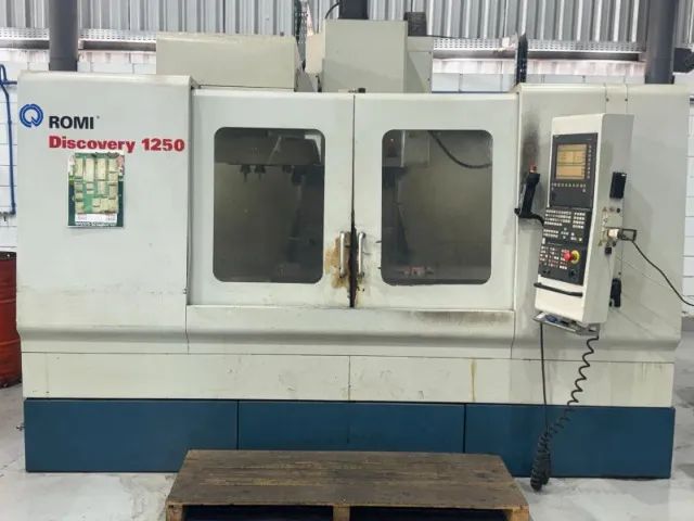 Centro de Usinagem CNC Discovery 1250 Marca Romi 
