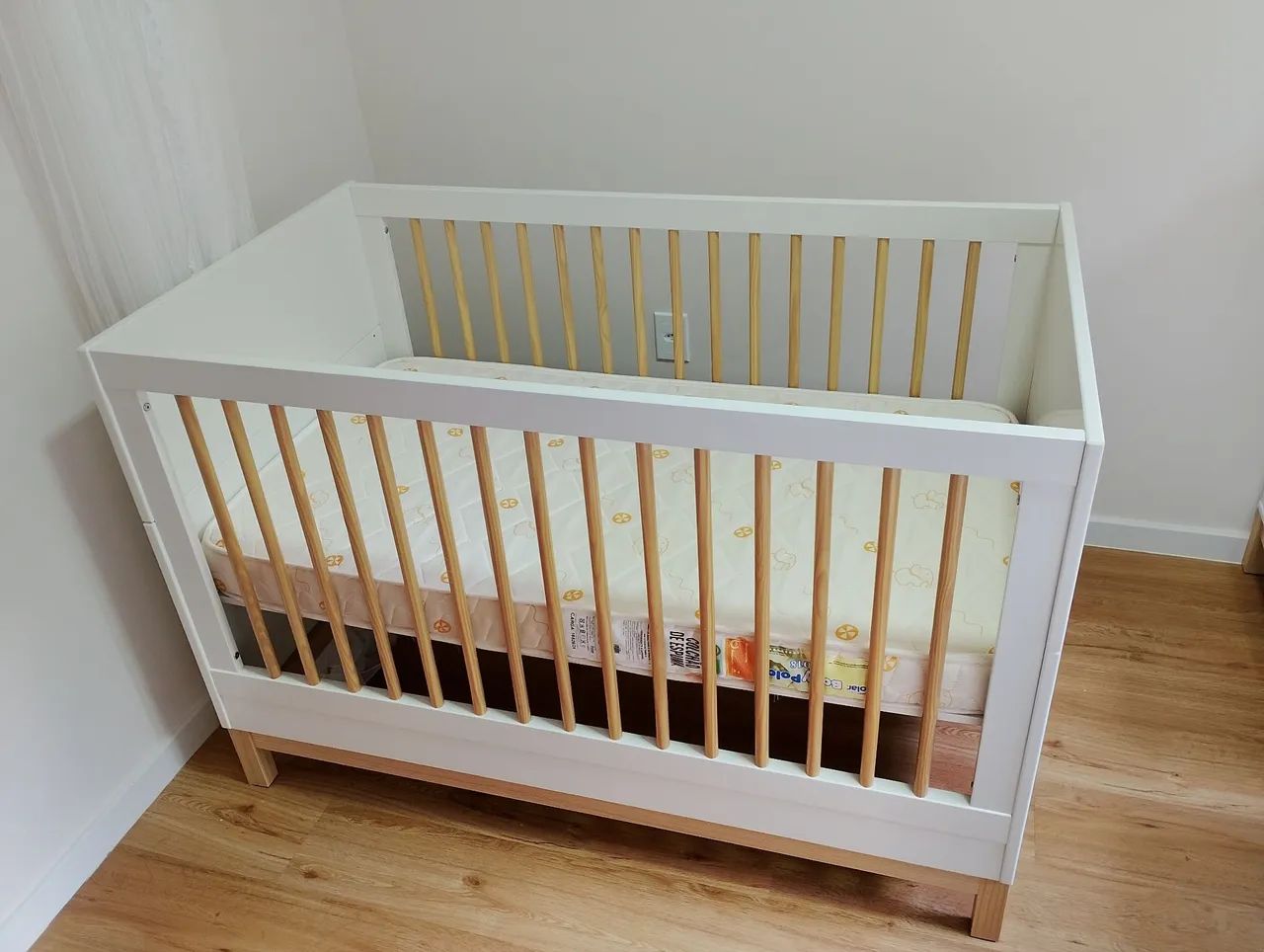 Berço 2x1 (cama) com colchão 