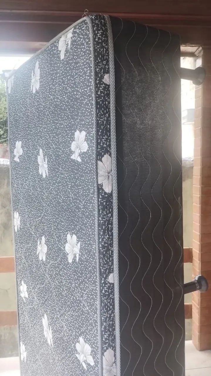 Vendo Cama Box Solteiro