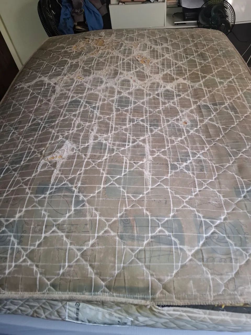 VENDO URGENTE COLCHÃO CASAL USADO  - Foto 4