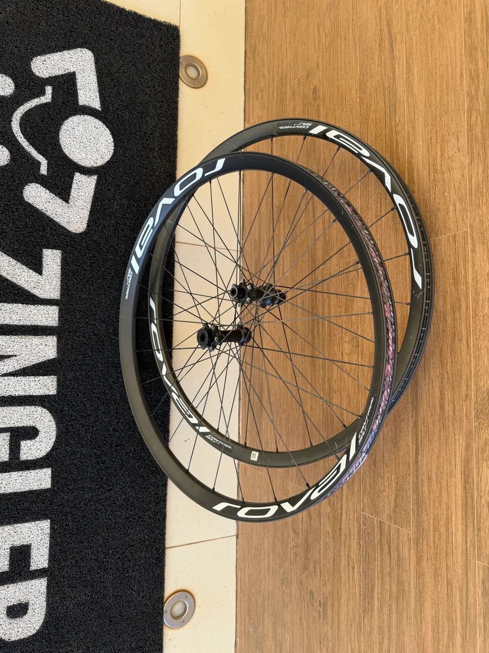 Roda Roval Control SL Carbon DT 180 - Foto 2