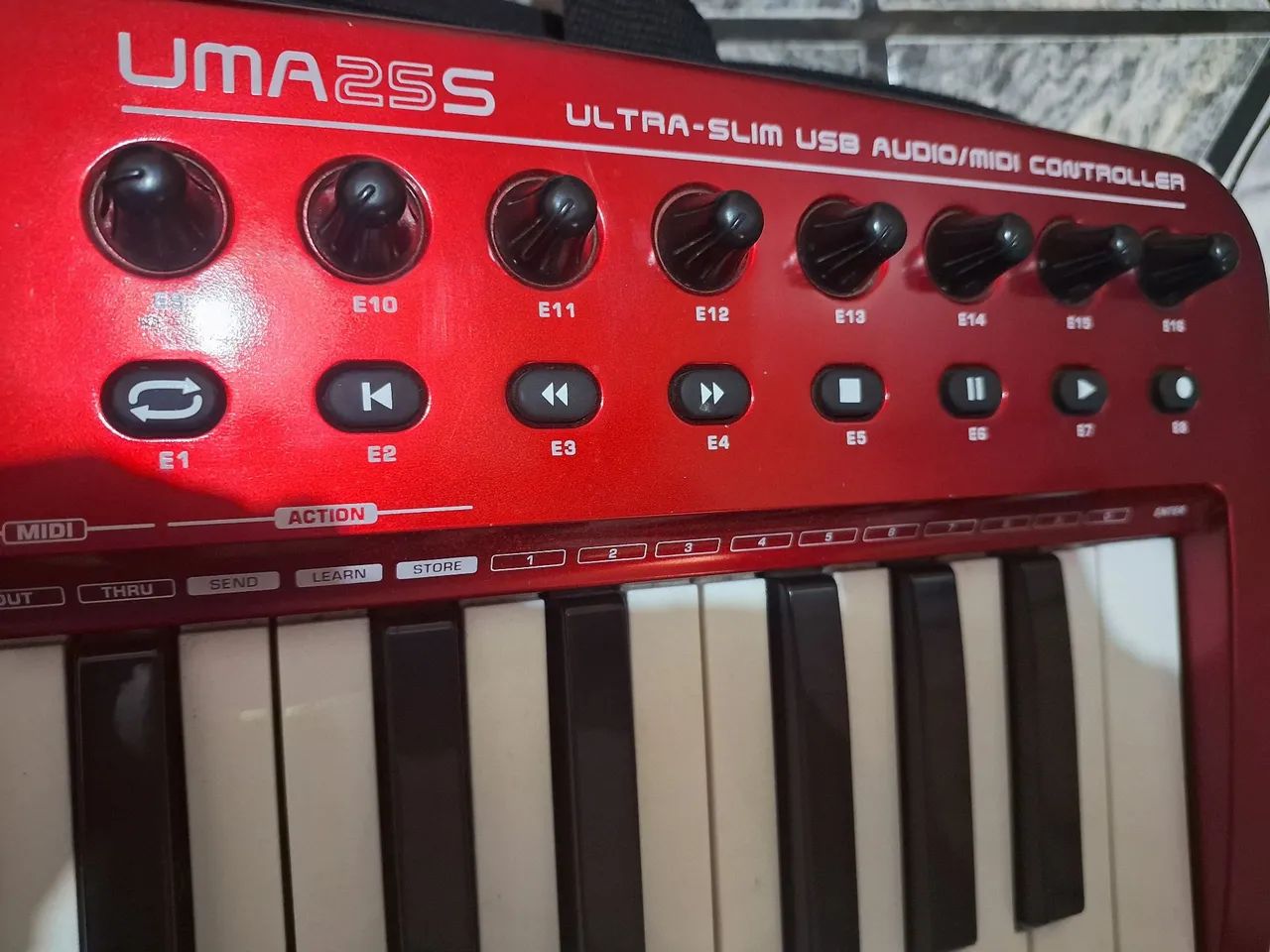 Controlador Behringer UMA25S - Foto 2