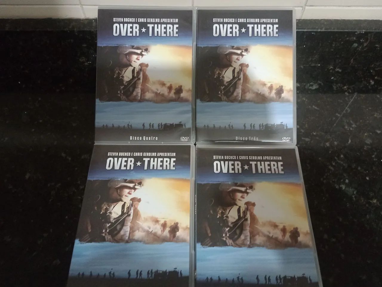 Over There/In Plain Sight/Justiça s/ Limites em dvd (usado) - Foto 3