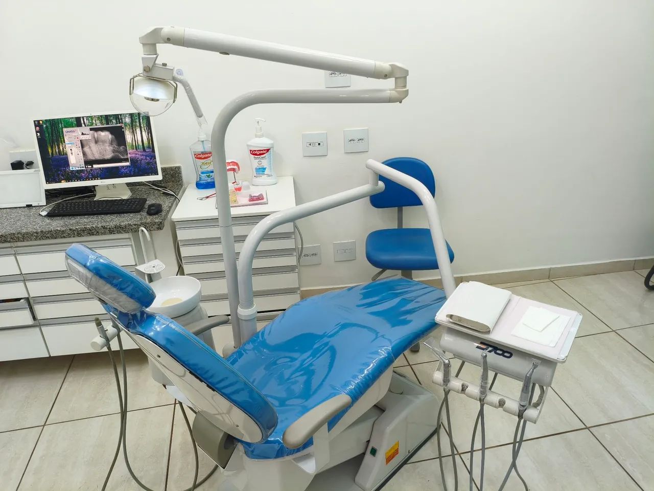 Cadeira Odontológica D700 semi nova. - Foto 5