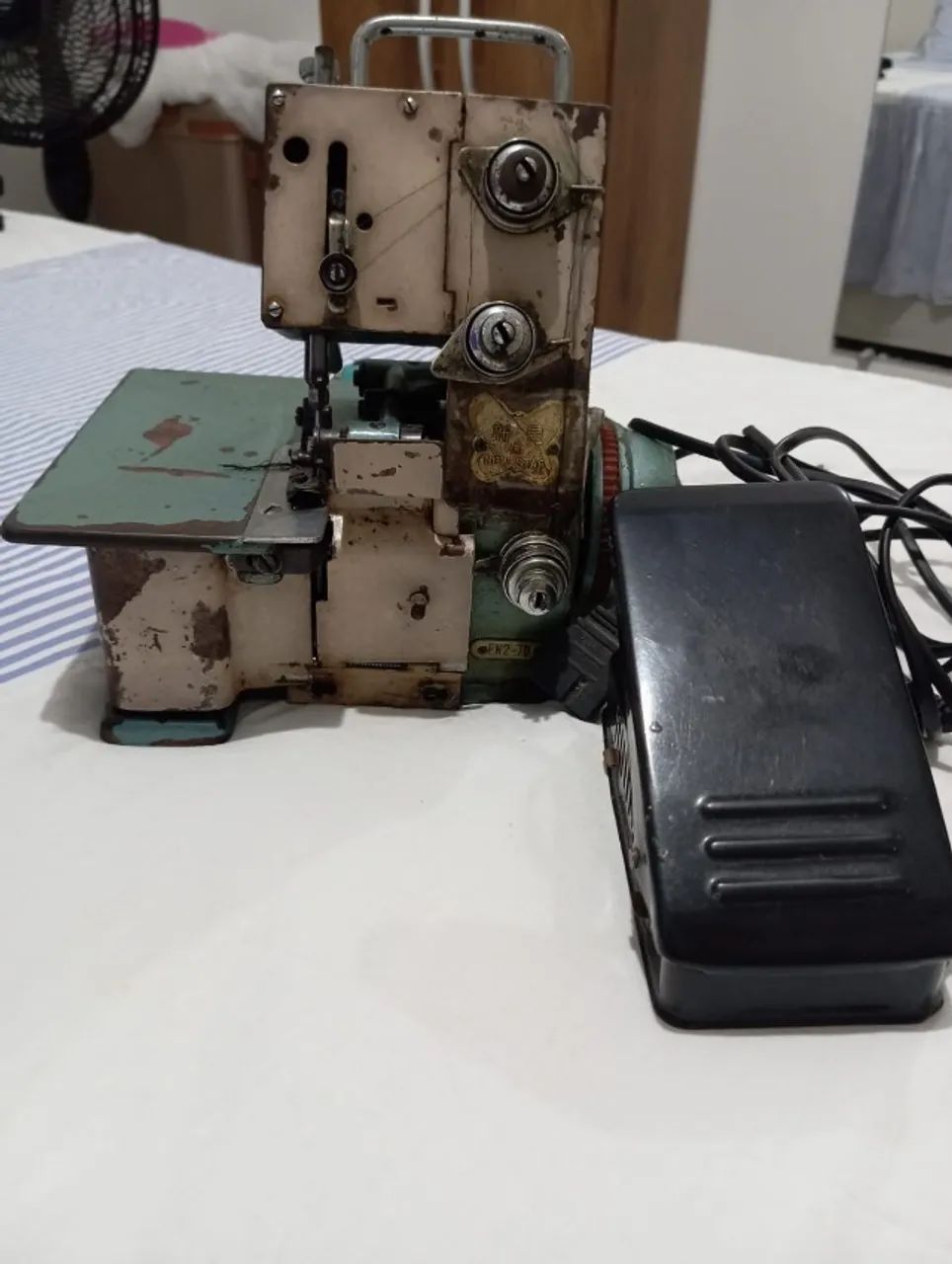maquina overloque - Foto 3