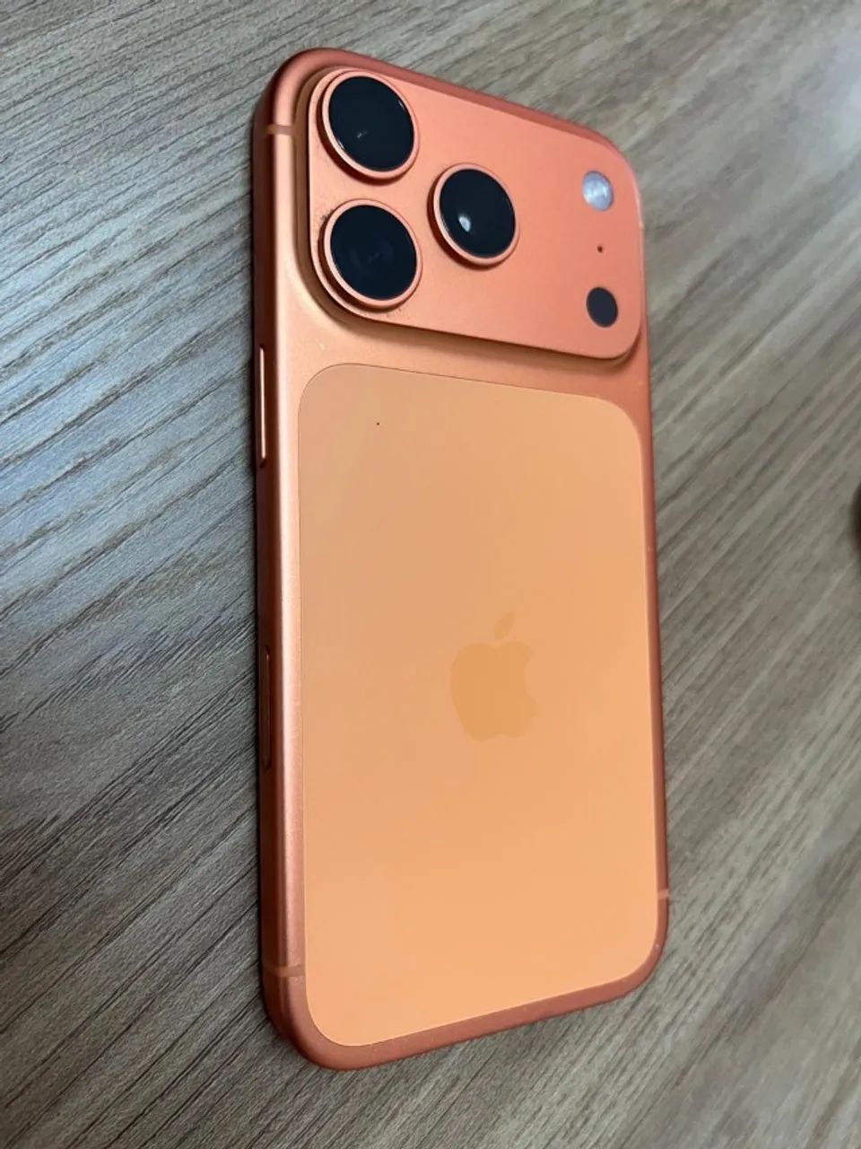 iPhone 17 Pro 256gb - Laranja-cósmico