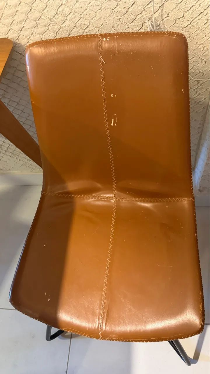 CONJUNTO DE MESA E CADEIRAS - Foto 5