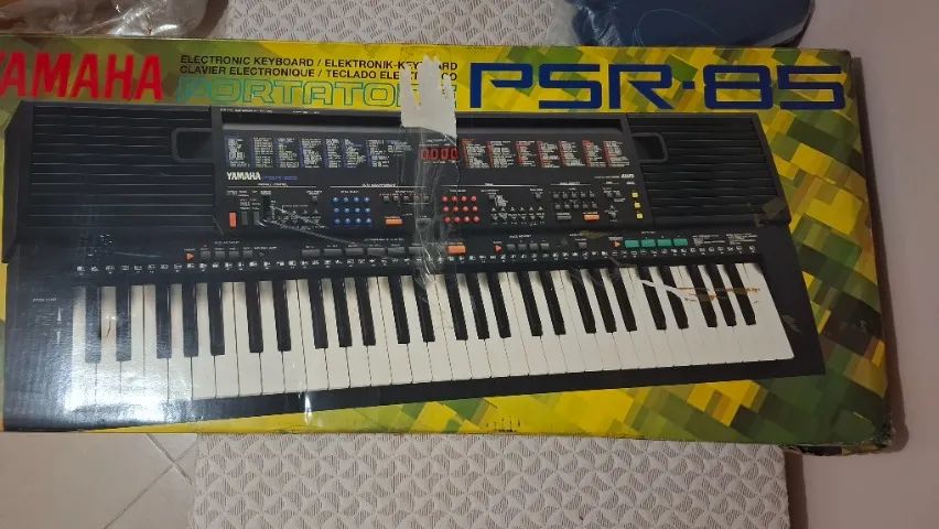 TECLADO ELETRÔNICO YAMAHA PSR-85