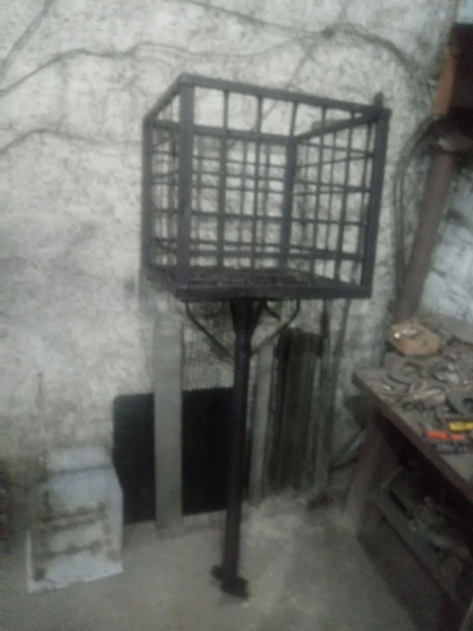 Lixeira pronta entrega fechadinha. Nova