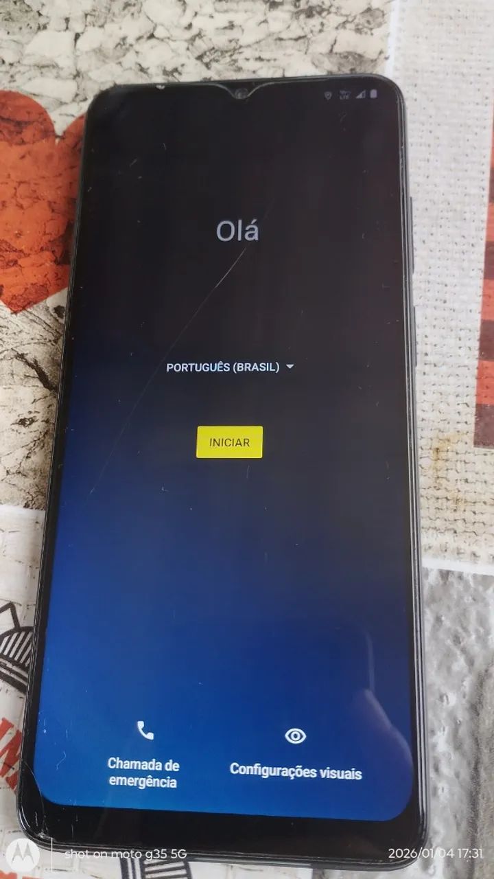 Cadeira e celular 64985870334851125
