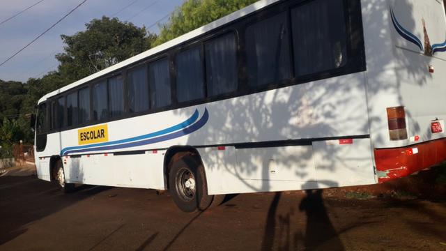 Vende-se ônibus