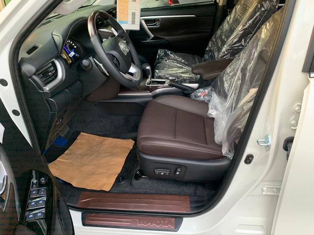 Hilux SW4 SRX 7 Lugares Branca Perola 2020 0KM - Foto 12