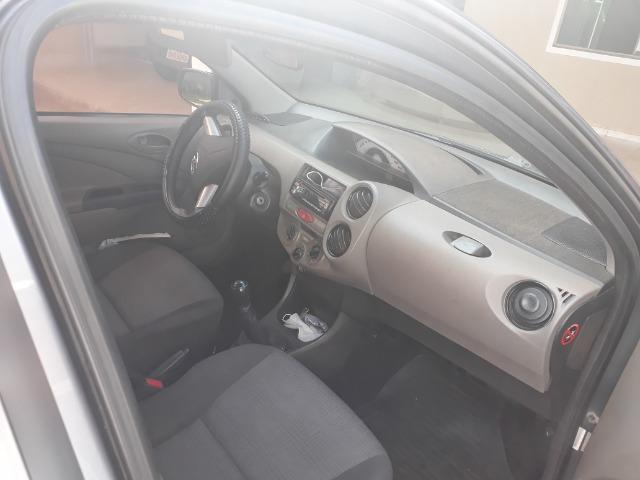 Vendo lindo etios sedã 1.5 muito novo, este carro está em excelente estado de conservação - Foto 5