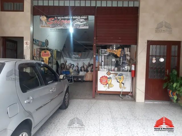 Prédio na Vila Formosa, com área comercial e residencial, 03 residencias e dois salões com