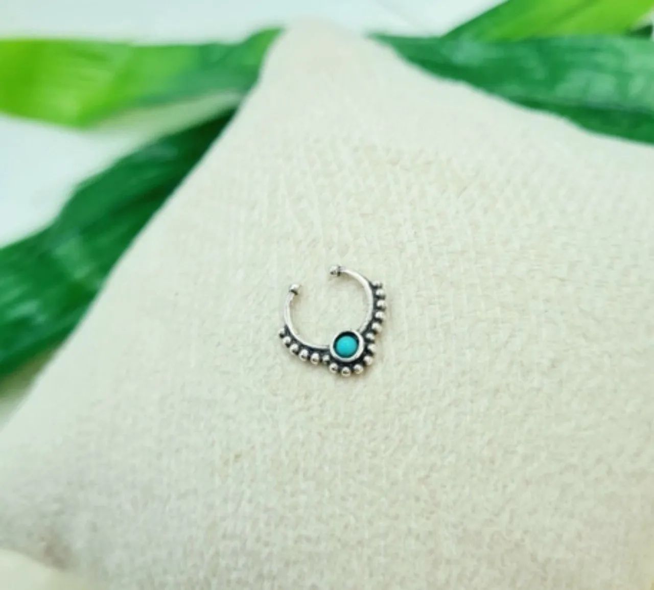Piercing em prata 925 com pedra turquesa - Foto 2