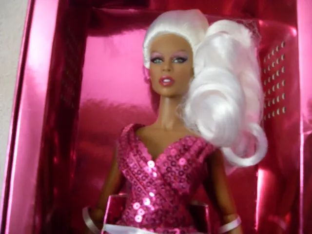 Fashion Royalty Rupaul Kitty Gurl Pink - Foto 2