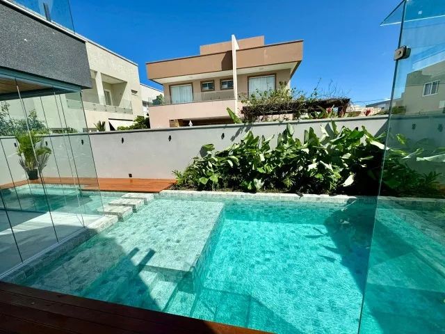 Casa de alto padrão no Cond. Atlantic Blue com 5 suítes e piscina particular - Foto 5