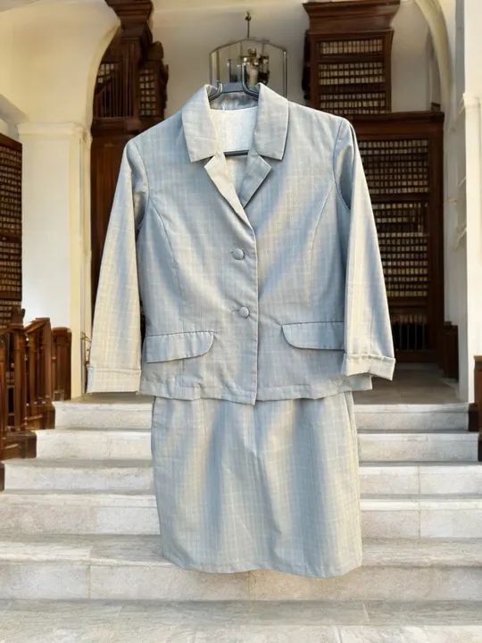 TERNINHO CASAQUINHO E SAIA - Foto 4