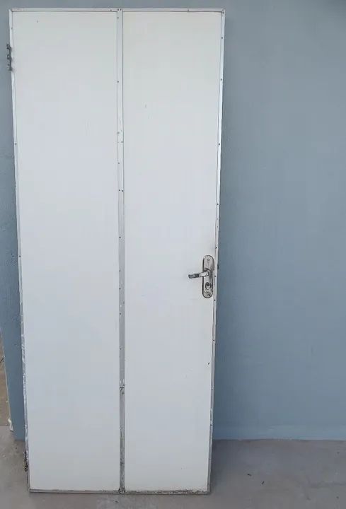 Porta de PVC e alumínio 83x2,05