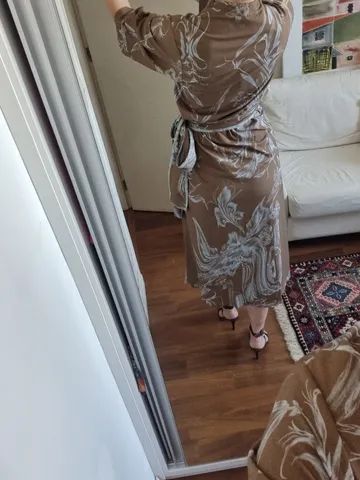 vestido novo forum, p, veste melhor m também envio imediato, valor pago 750 - Foto 2