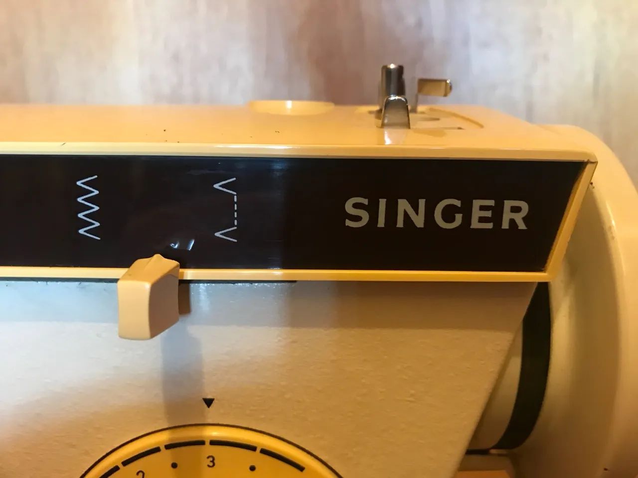 Máquina de Costura Singer - Foto 4