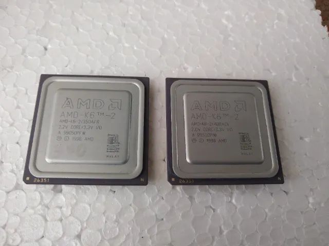 Lote de 2 processadores AMD K6-2 