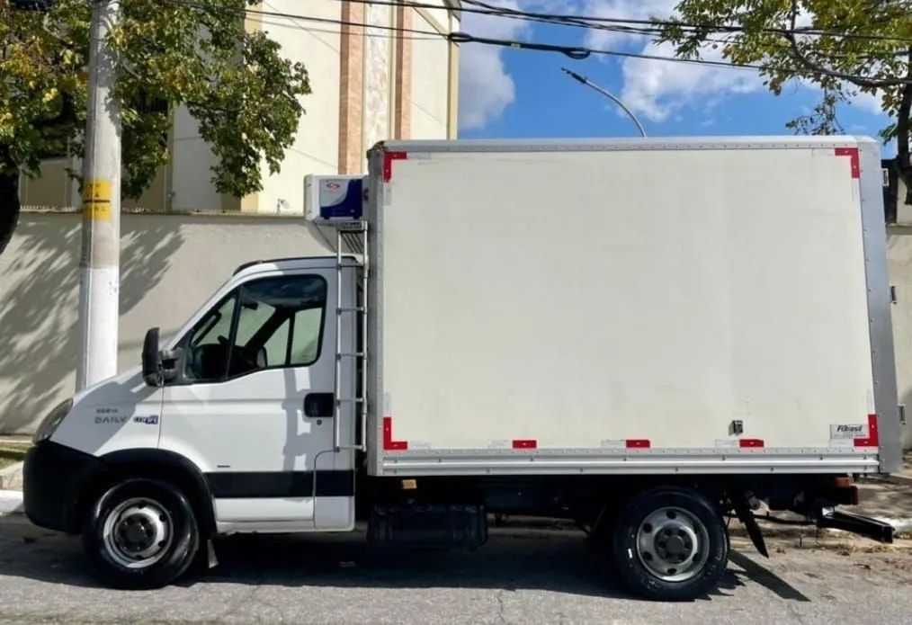 Iveco Bau Refrigerado 2015 - Foto 4