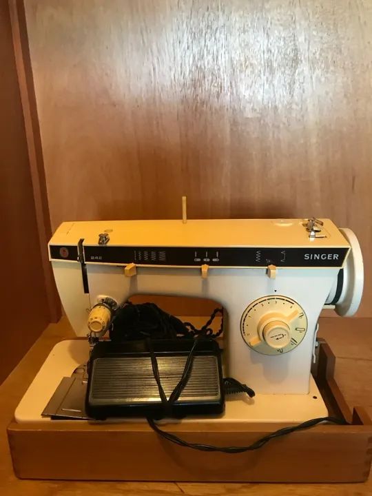 Máquina de Costura Singer - Foto 2