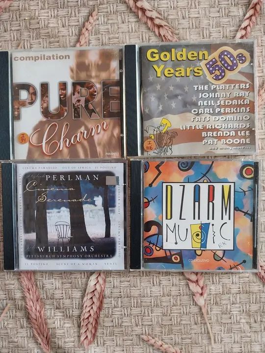 CDs  lote com 10 cds originais usados em muito bom estado de conservação 70 reais o lote  - Foto 2