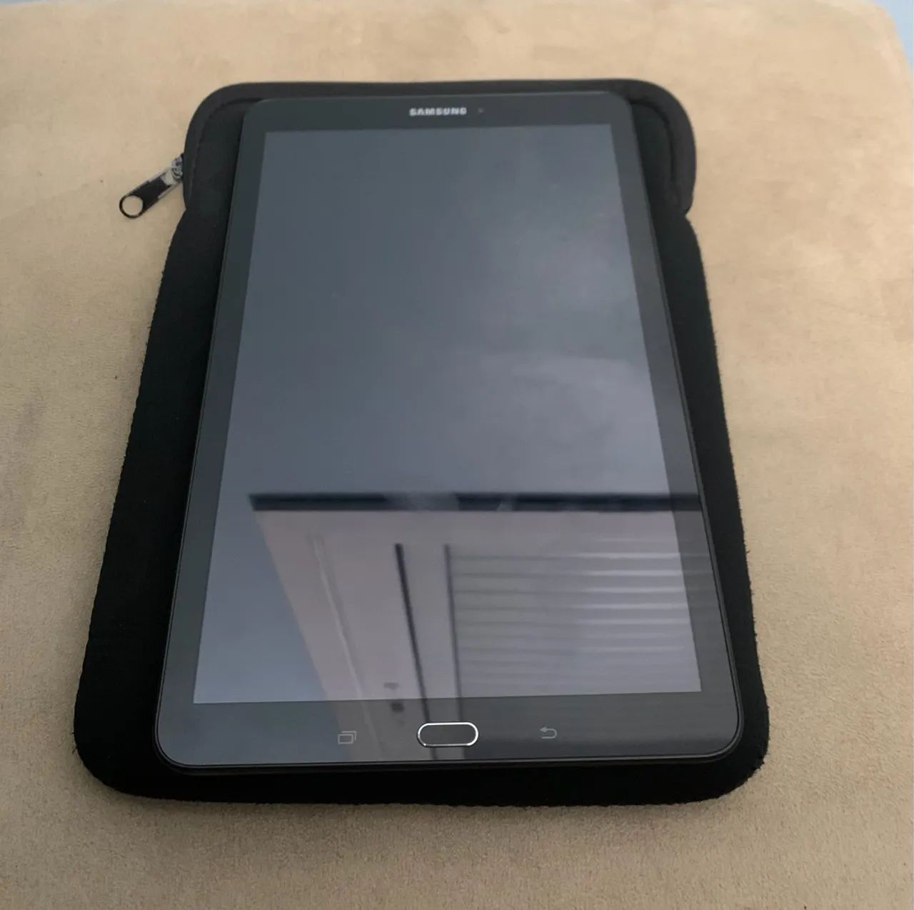 Tablet Samsung Galaxy Tab E - Seminovo