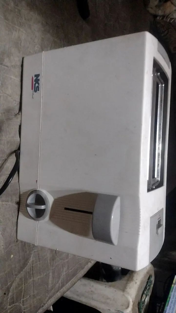 Torradeira Elétrica NKS Nunca usada tem conversa 