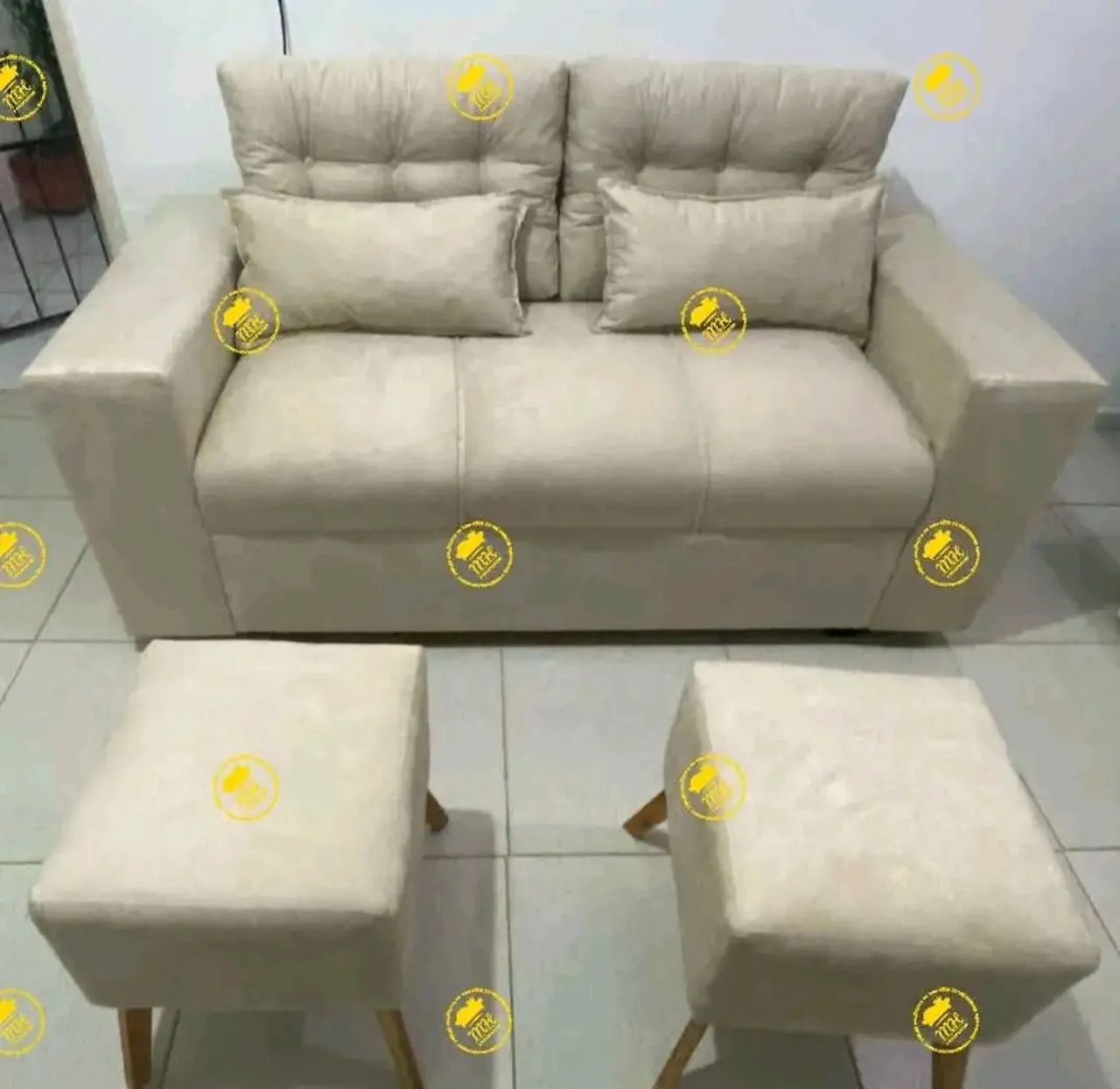 Sofá 3 lugares com puffs - Foto 4