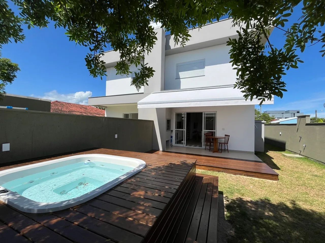 Casa praiana mobiliada com terreno grande  - Foto 3