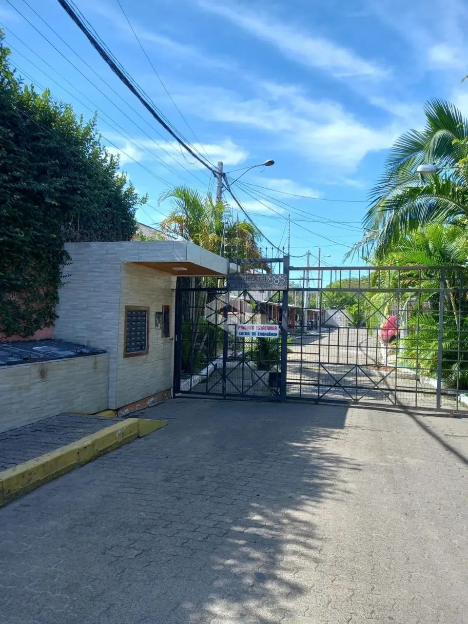 Casa em condomínio de 3 dormitórios no bairro Restinga
