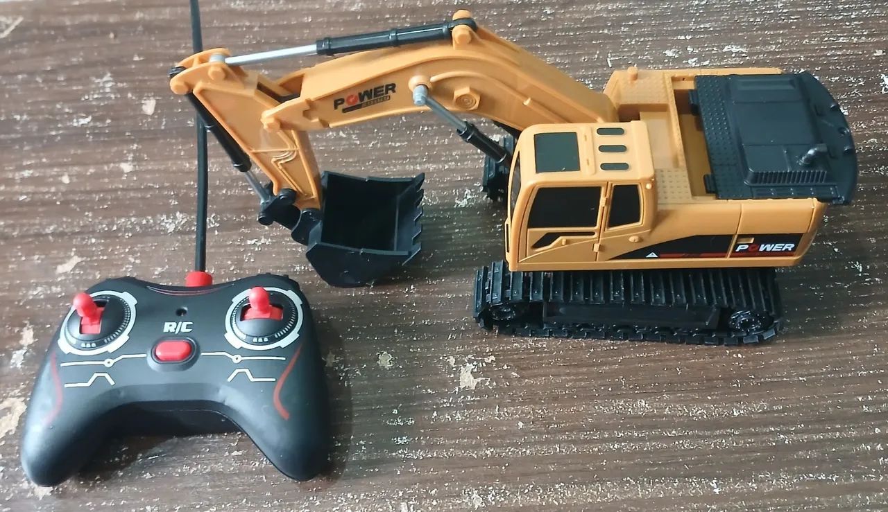 Brinquedo escavadeira de controle remoto  - Foto 5