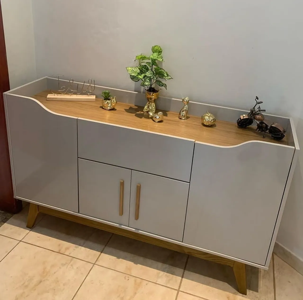 Buffet moderno com design elegante