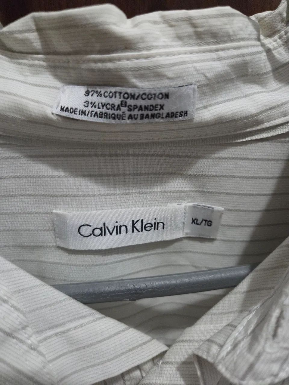 Camisa Calvin Klein listrada - Foto 2