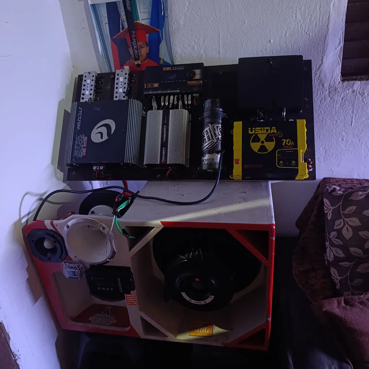 Som automotivo completo com bateria 150 amo.