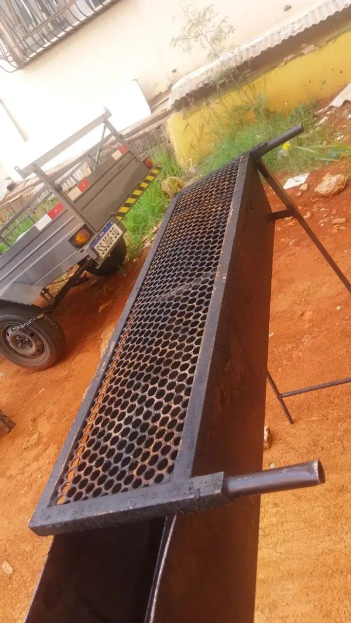 Vendo Churrasqueira Reforçada chapa 8 - Foto 2