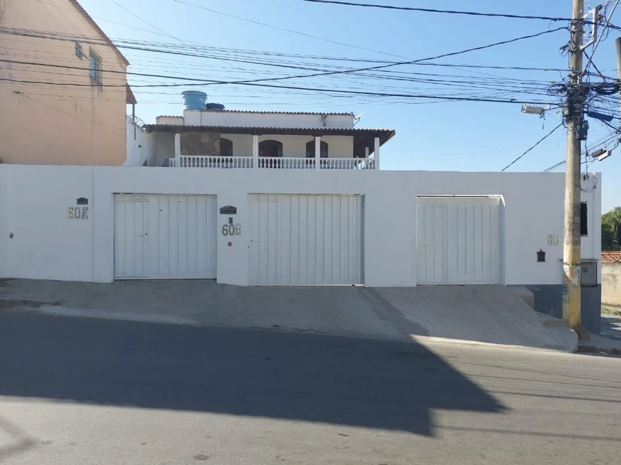 Aluga-se Casa 3 Quartos - Execelente Localização