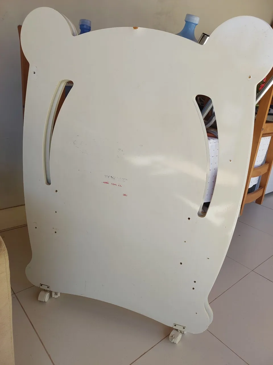 Berço Infantil Branco com Rodinhas