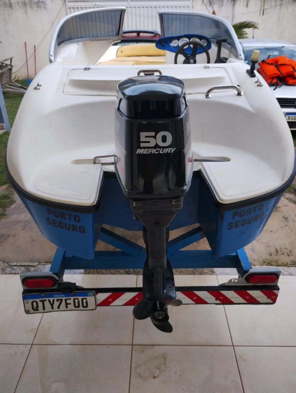 LANCHA 15 pés. Motor 50 HP 2 tempos