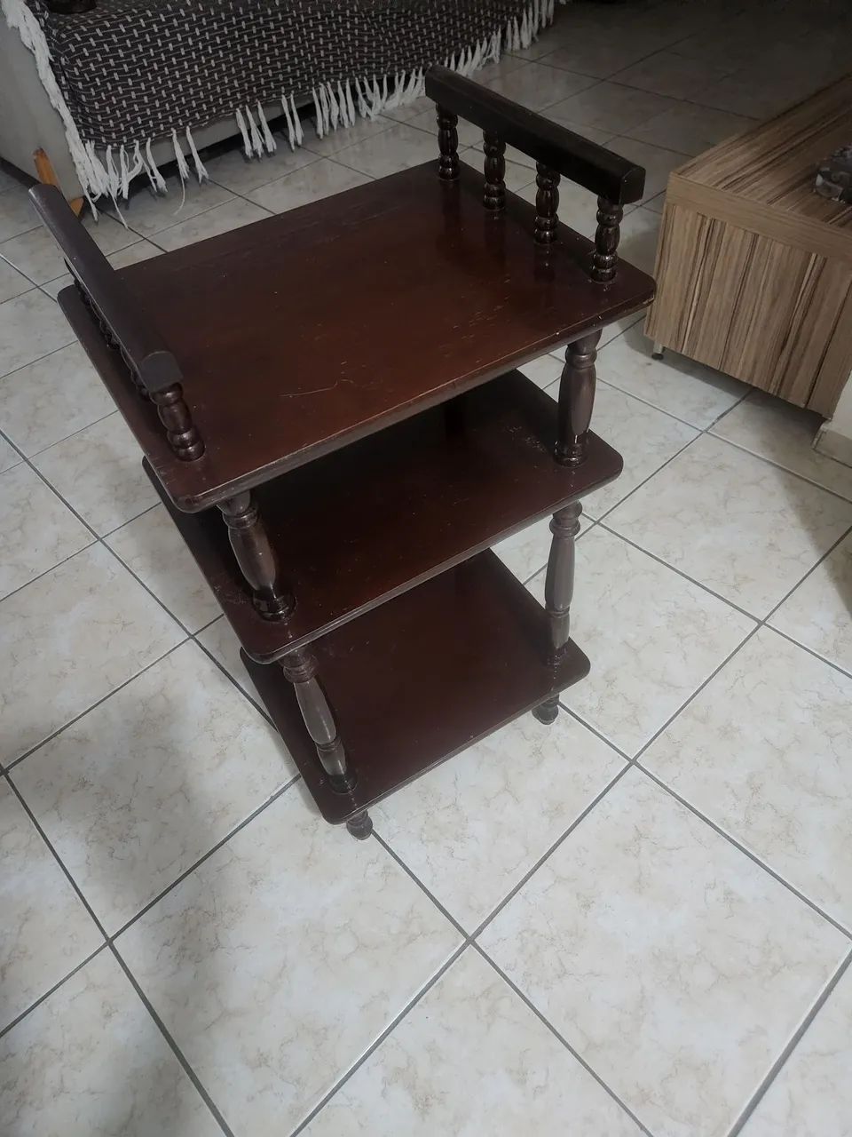 Table with chairs64994316232323122