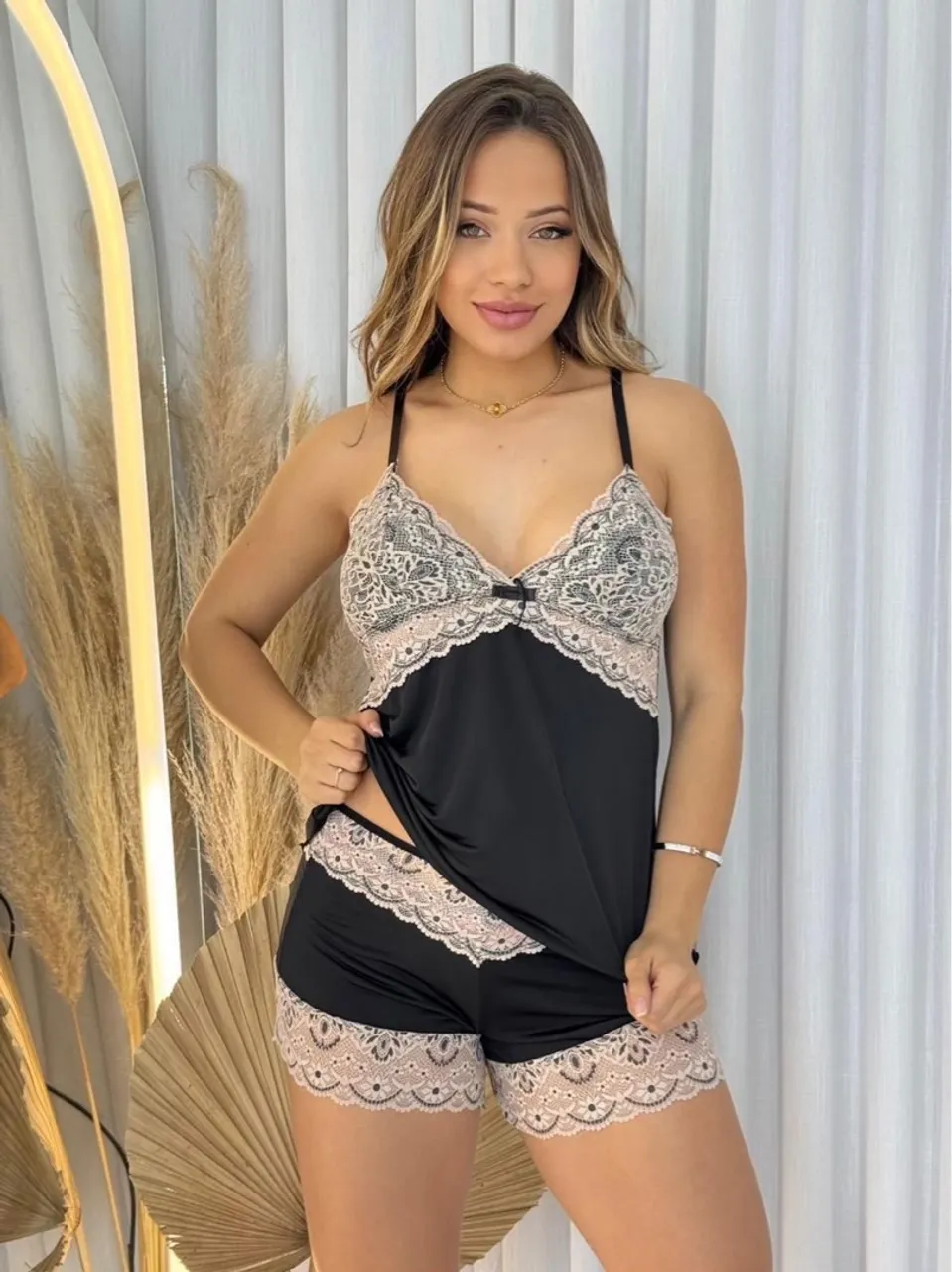 Conjunto de Lingerie Preto com Renda